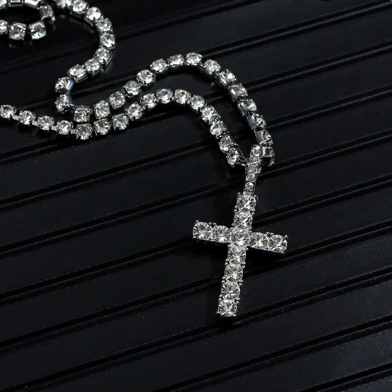 Punk Hip Hop Rhinestone Cross Pendant Necklace for Women Men Bling Iced Out Crystal Chain Choker Necklace Jewelry On The Neck