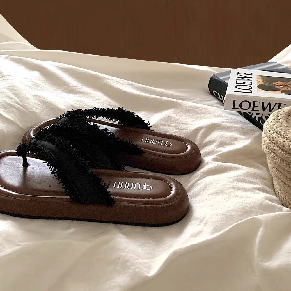 2025 New Herringbone Slippers for Women's Summer Flat Bottomed Toe Beach Leisure Beach Sandals