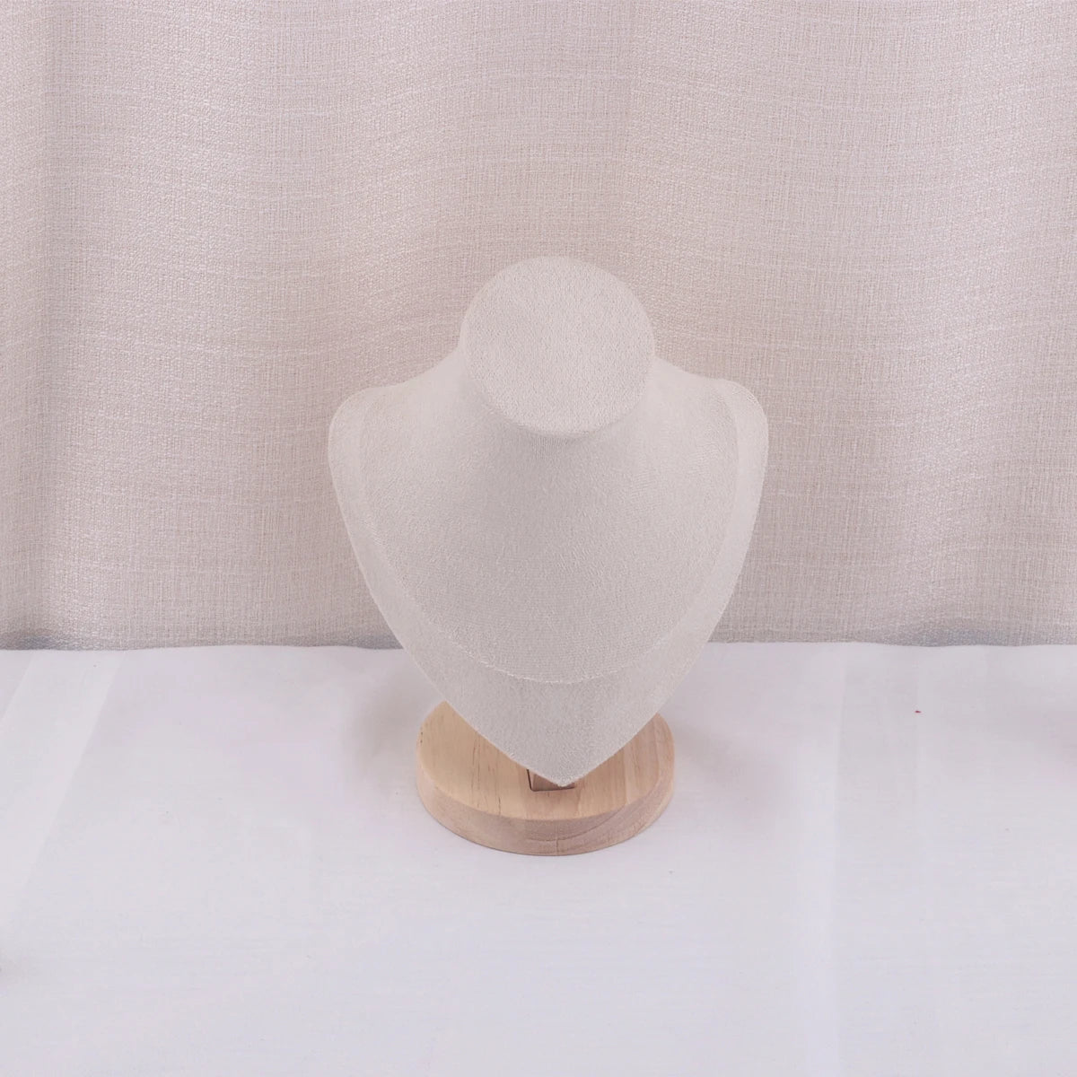 Velvet Portrait Necklace Display Pendant Organizer Jewelry Display Stand Jewelry Mannequin Bust Necklace Pendant Window Display