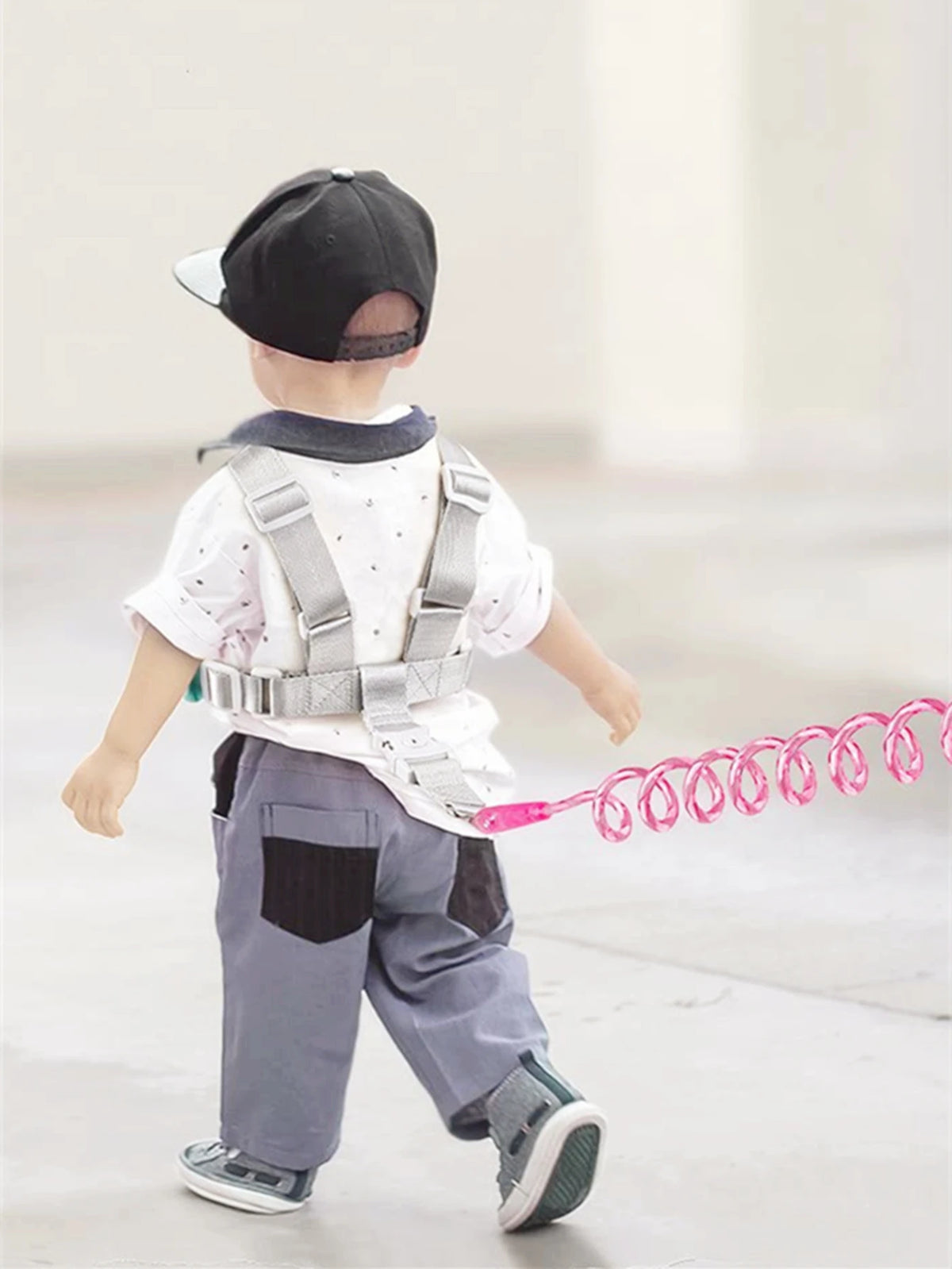 Infants and Young Children's Loss Prevention Belt Traction Rope Baby Loss Prevention Bracelet 2m Spring Rope Walking Baby Safety