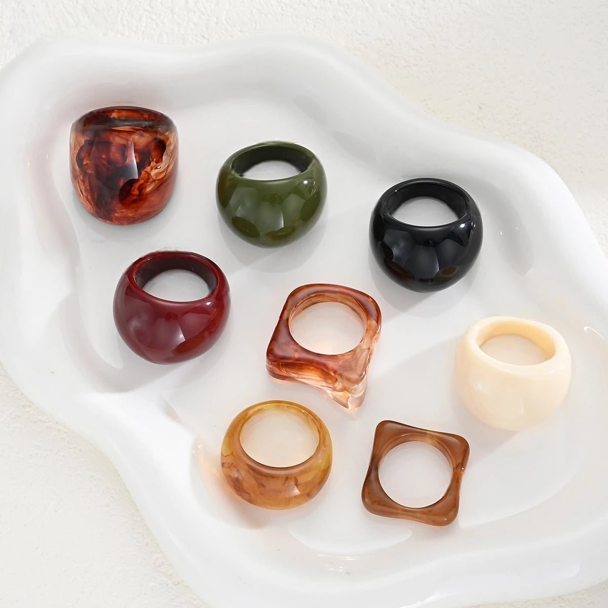 KMVEXO 8Pcs/Set Irregular Wide Large Chunky Rings Set for Women Vintage Acrylic Resin Geometric Stacking Wear Finger Jewelry