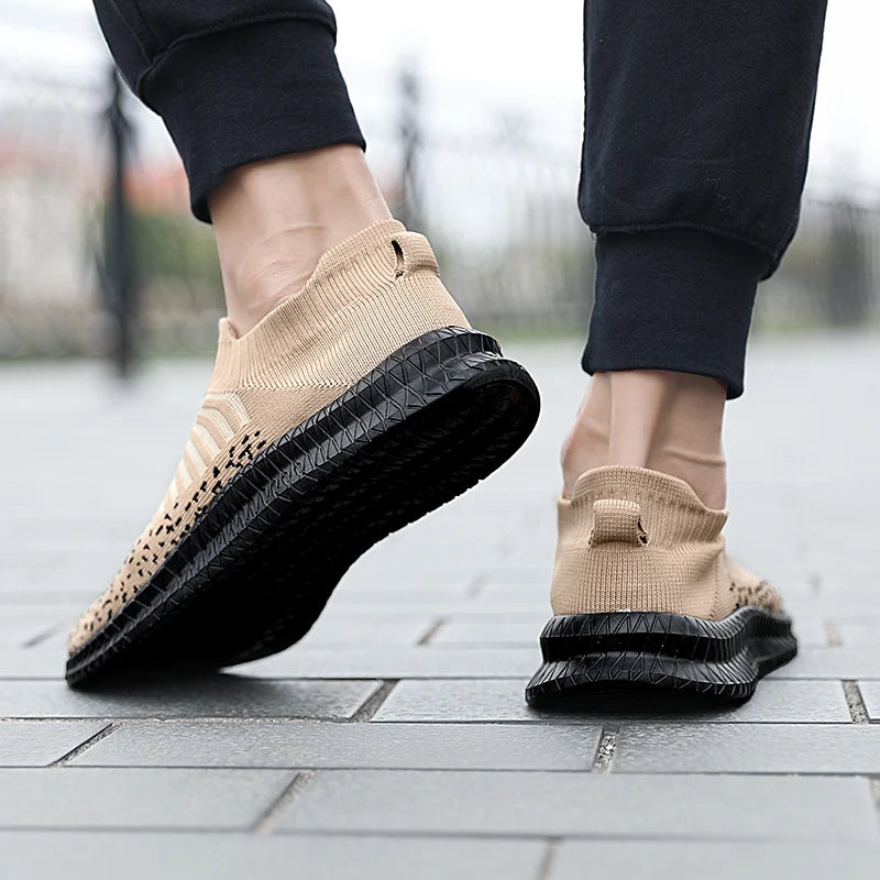 2026 Breathable Men Casual Shoes Lightweight Outdoor Male Walking Shoes Anti-slip Men's Sneakers Slip on Flats Vulcanized Shoes