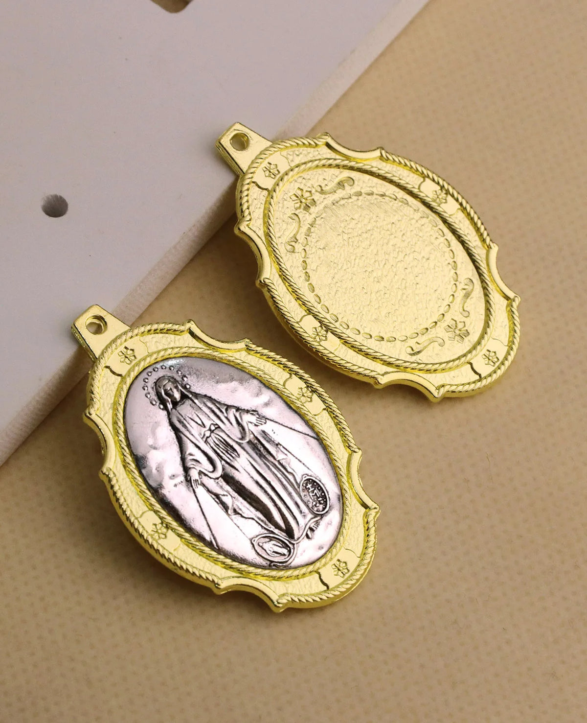 10 Styles 3 Colors Holy Icon Our Lady of Mount Carmel Miracle Madonna Pio Sacred Heart Jesus Pendant DIY Religious Keychain Part