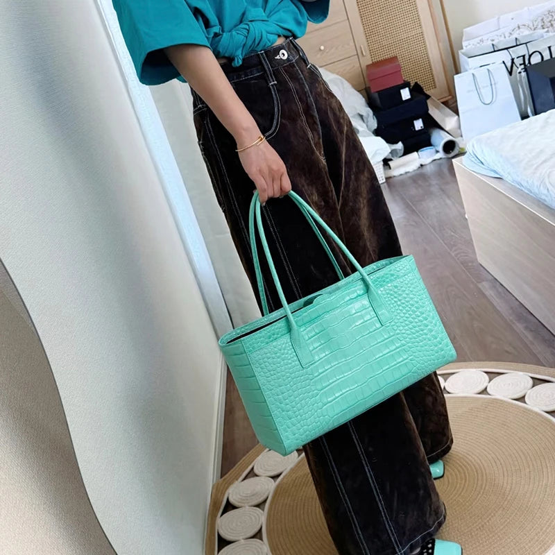 Luxury Crocodile Print Vintage Green Handbag, Large Capacity Magnetic Buckle Clutch, Casual Elegant Commuter Purse For Women Bag