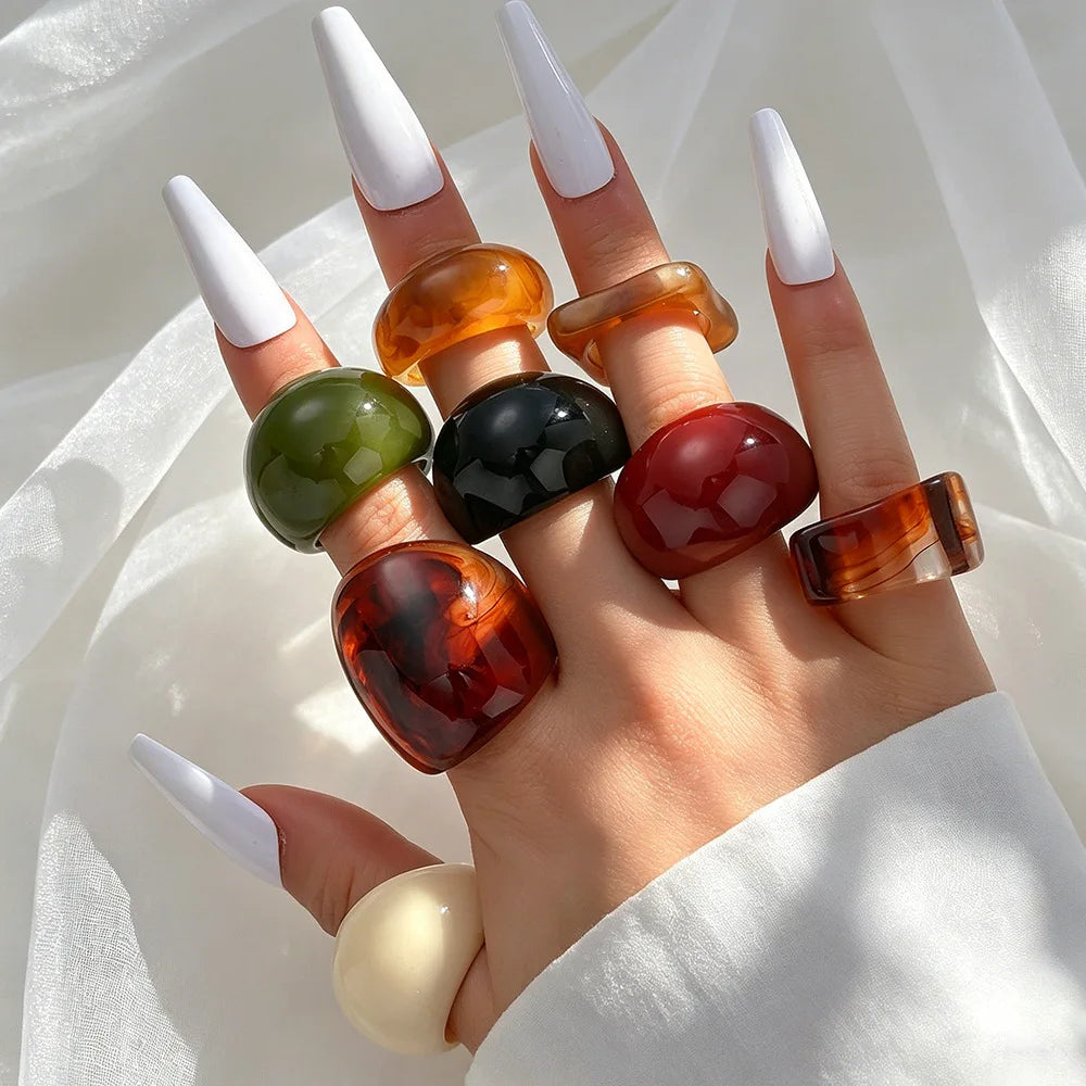 KMVEXO 8Pcs/Set Irregular Wide Large Chunky Rings Set for Women Vintage Acrylic Resin Geometric Stacking Wear Finger Jewelry