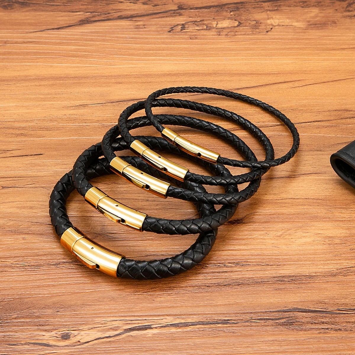 Pulseira de Pele Clássica para Homem TYO 3/4/5/6/8mm 3 Cores Bracelete Moderna com Fecho Magnético Acessórios Artesanais Personalizados Presente por Grosso