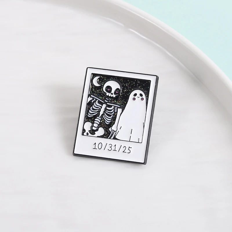 Halloween Skeleton Ghost Group Photo Enamel Pin Spook Boo Brooches Lapel Backpack Badge Jewelry Accessories Gift for Friends