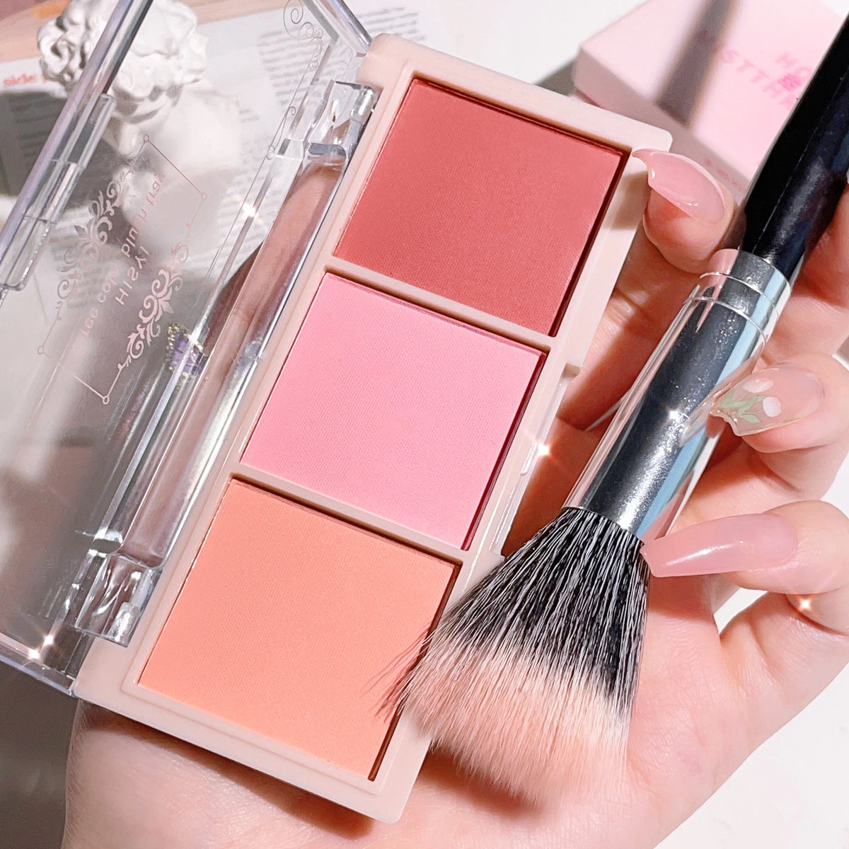 HISYI three-color blush natural color rendering delicate non-flying powder matte rouge holding makeup clear vitality girl blush