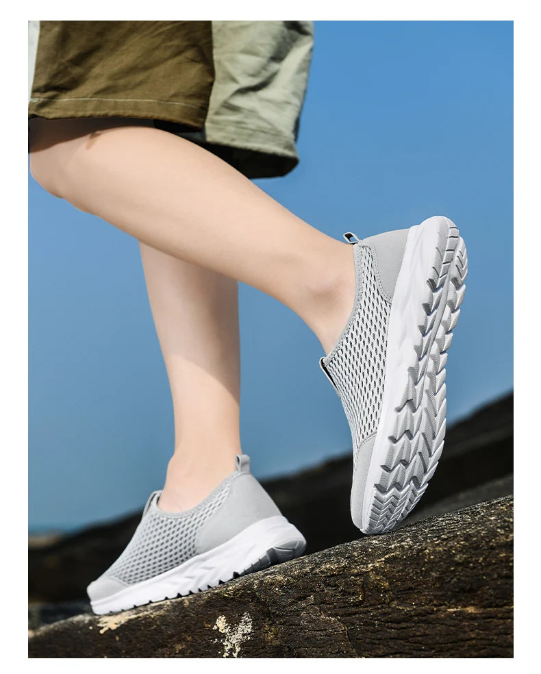 Men's and Women's Casual Breathable Walking Couple Shoes, Outdoor Soft, Lightweight, Fashionable Sports Shoes, 2025 New Model