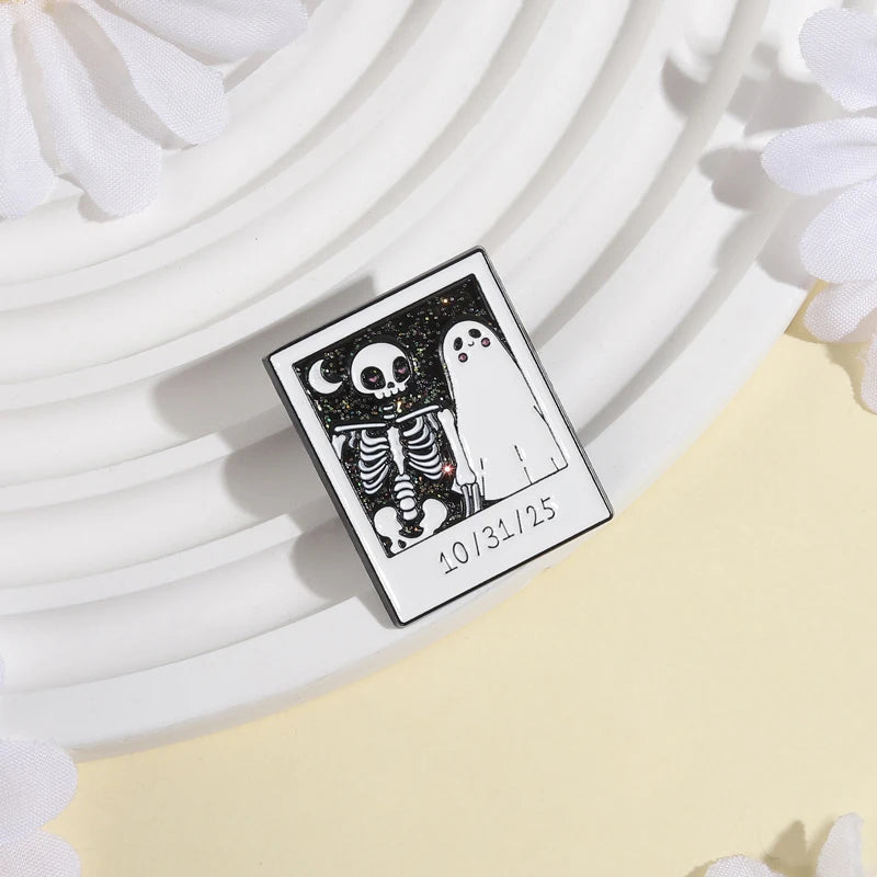 Halloween Skeleton Ghost Group Photo Enamel Pin Spook Boo Brooches Lapel Backpack Badge Jewelry Accessories Gift for Friends