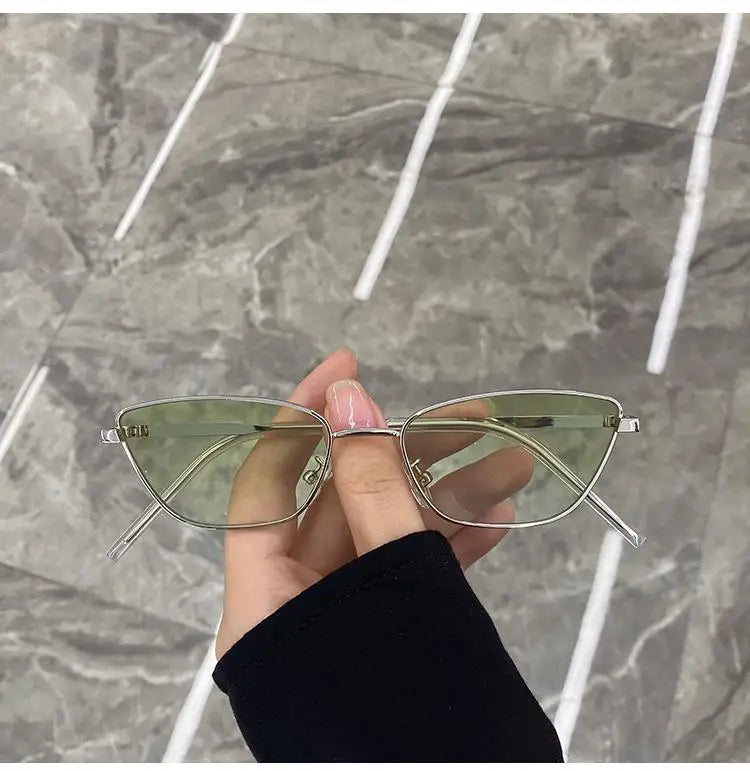 Sunglasses Woman 2026 Ultra Light Cat Eye Sun Glasses for Women UV Protection Retro Flat Eyepieces Oval Face Travel Shades