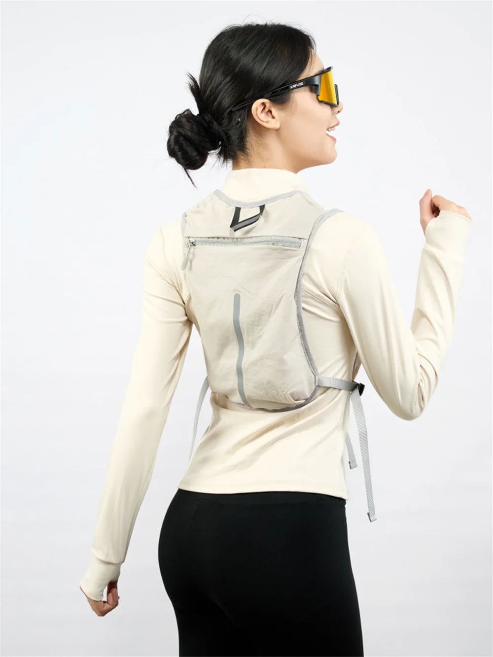 Running Water Bottle Storage Vest Lightweight Running Vest Reflective Safe Hydration Water Chest Pack Sports With Phone Holder