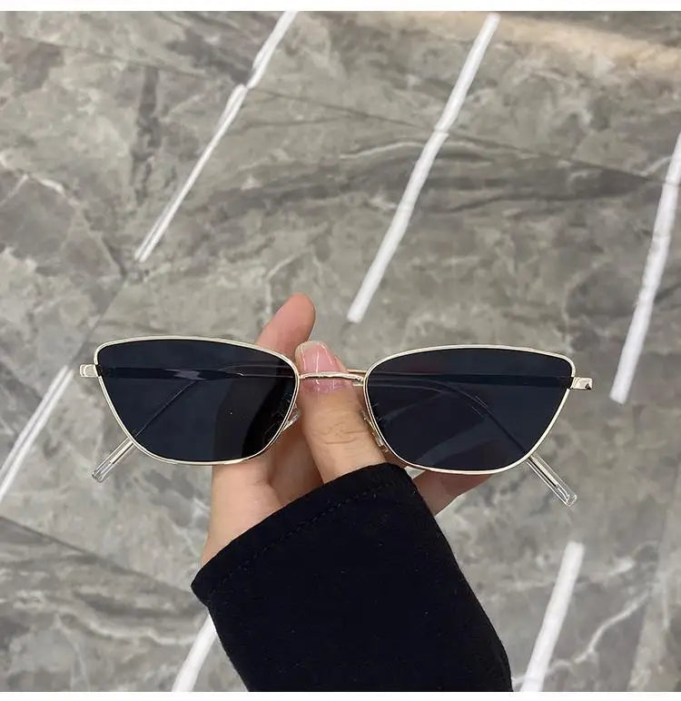 Sunglasses Woman 2026 Ultra Light Cat Eye Sun Glasses for Women UV Protection Retro Flat Eyepieces Oval Face Travel Shades