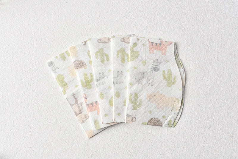 10/30/50pcs Disposable Baby Bibs Waterproof Feeding Bibs for Children Portable Burp Cloth Babies Accessories