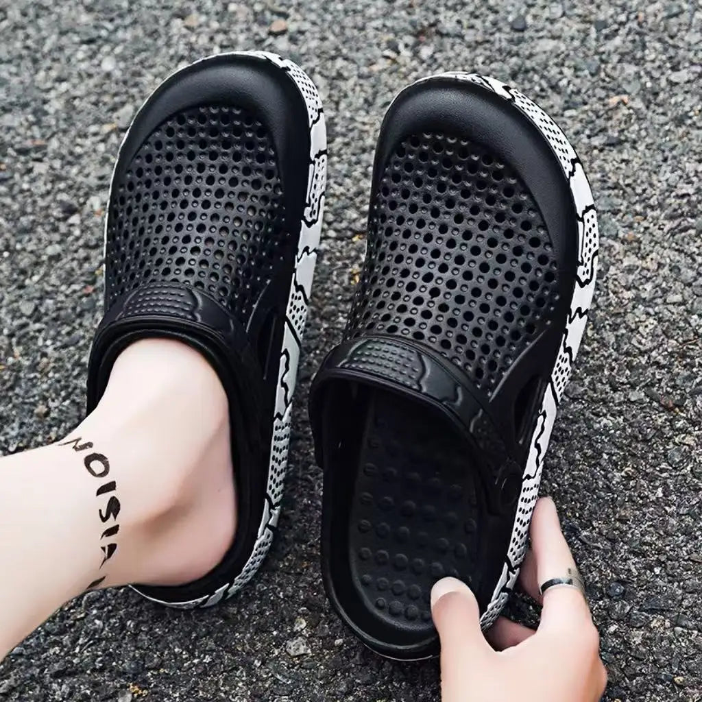 Men's Clog Slippers Breathable Hole Design Lightweight Adjustable Back Strap Summer Multi-scene Bathroom Beach Garden Shoes