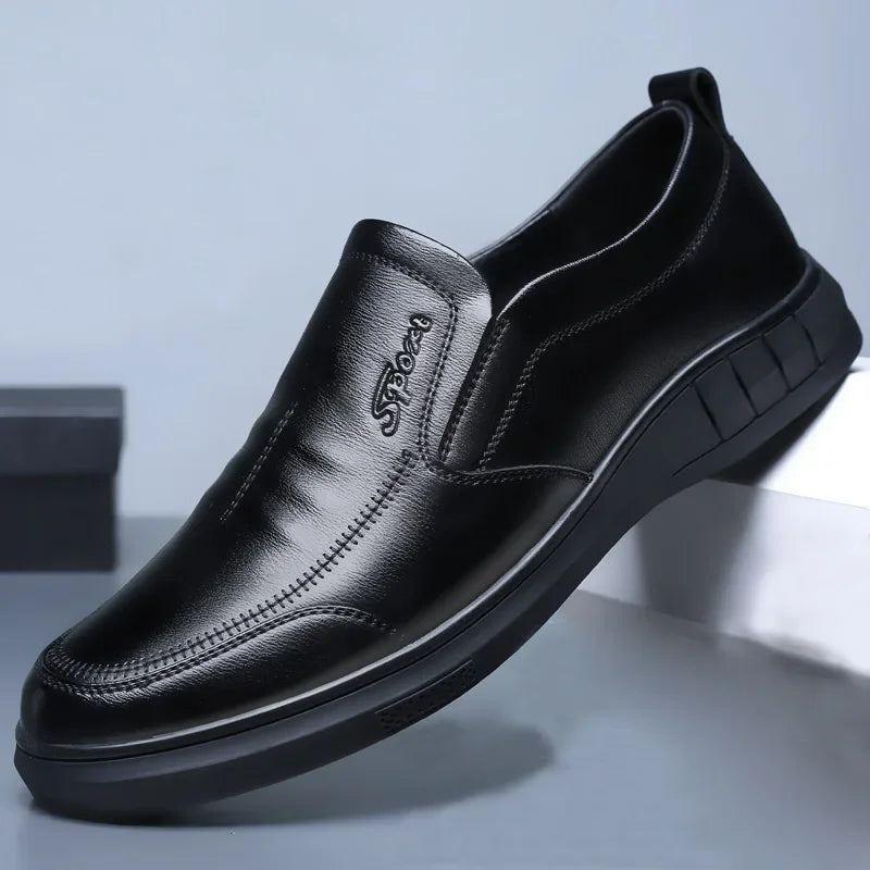 2024 Autumn Men New Shoes British style outdoor casual Leather shoes Fashion antislip soft soled male shoe Business Comfort Flat