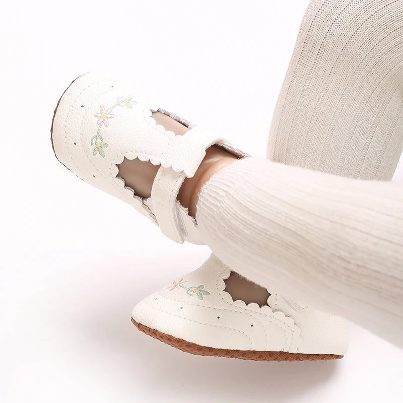 0-18M Baby Girl Princess Shoes Cute Printed Soft Cloth Bottom Anti slip Spring and Autumn Princess Shoes First Step Shoes
