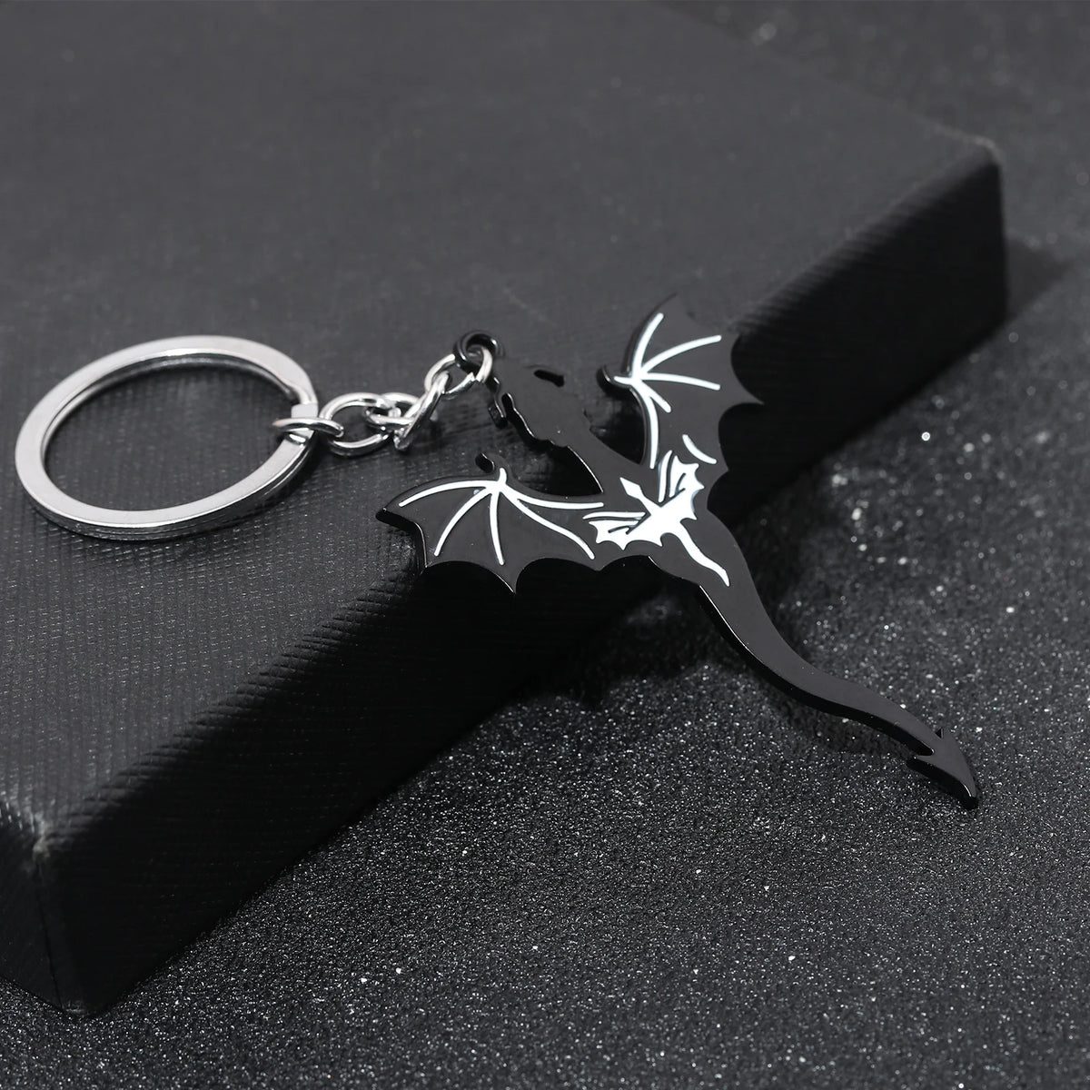 Trending Basgiath War College Fourth Wing Black Dragon Keychain Pendant Car Key Chain Jewelry Men Children Gifts Accessories