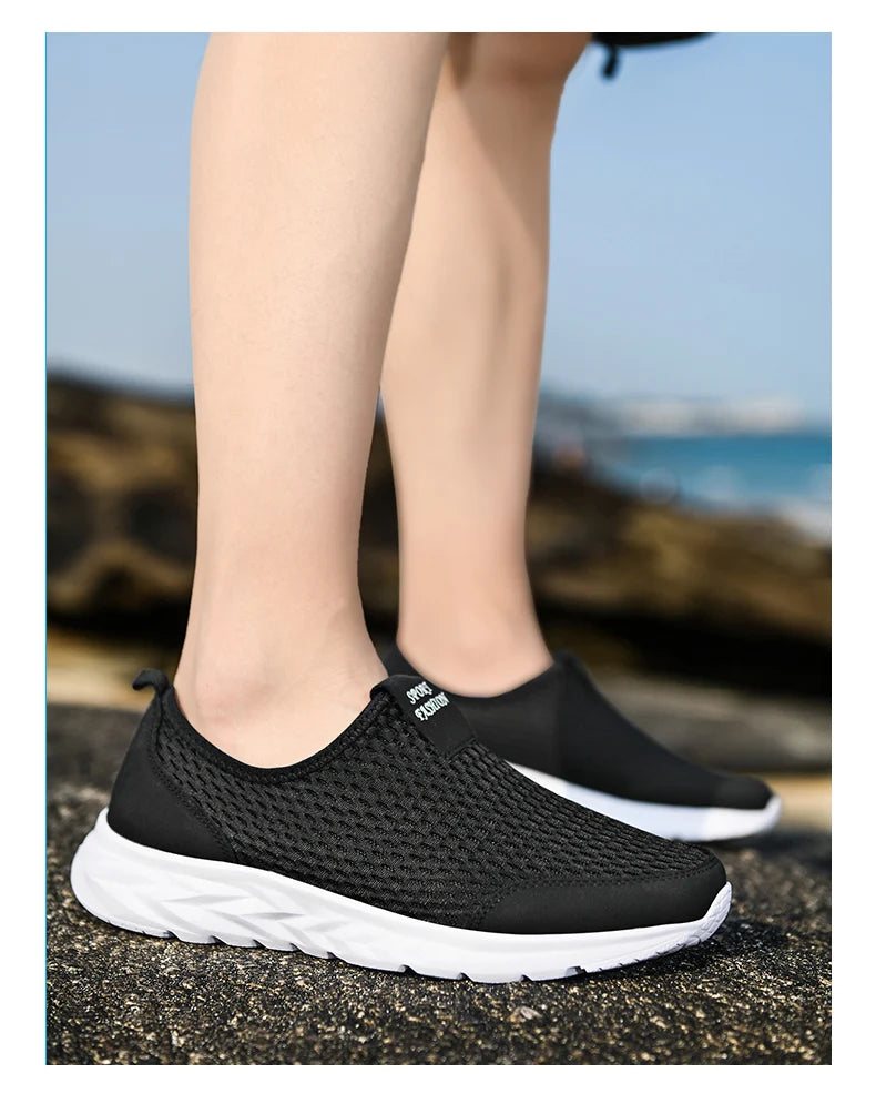 Men's and Women's Casual Breathable Walking Couple Shoes, Outdoor Soft, Lightweight, Fashionable Sports Shoes, 2025 New Model
