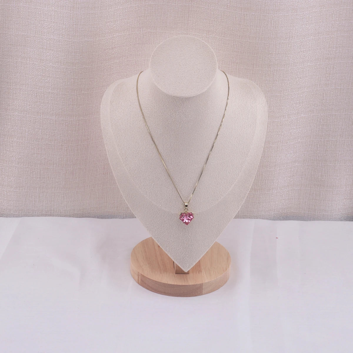 Velvet Portrait Necklace Display Pendant Organizer Jewelry Display Stand Jewelry Mannequin Bust Necklace Pendant Window Display