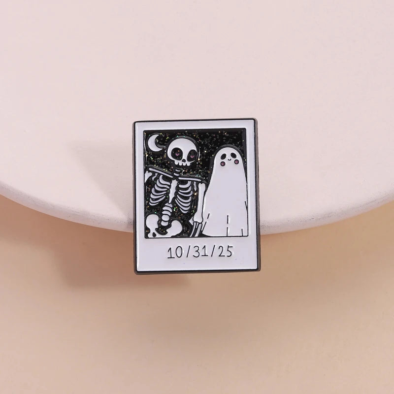 Halloween Skeleton Ghost Group Photo Enamel Pin Spook Boo Brooches Lapel Backpack Badge Jewelry Accessories Gift for Friends