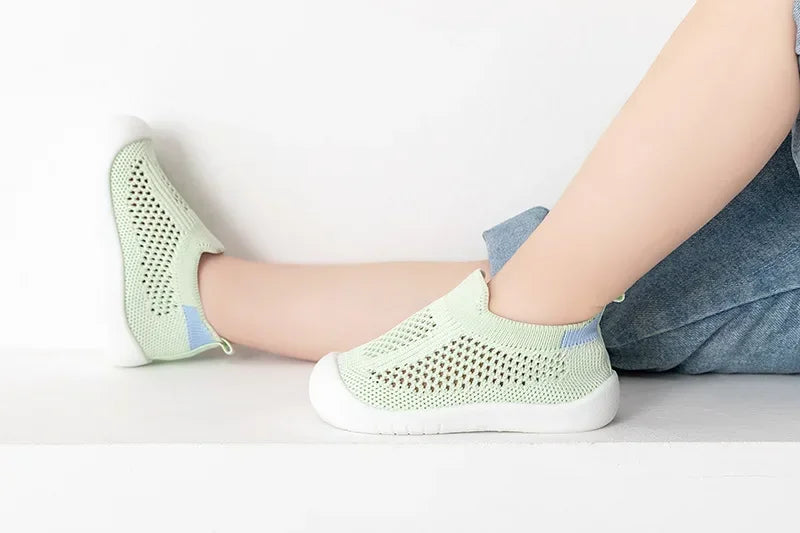 Spring Popular New Baby Shoes Mesh Knit Breathable Kid Girls Boys 0-3T Summer Slip-On Casual Sneakers Toddler Non-Skid Prewalker