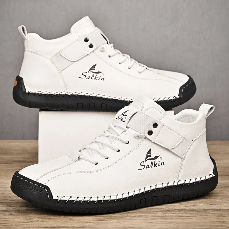 Novos ténis de homem em pele genuína feitos à mão, design casual 2025, sapatos de pele respiráveis, botas de tornozelo para homem, exterior