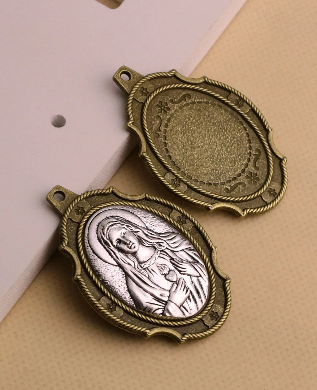 10 Styles 3 Colors Holy Icon Our Lady of Mount Carmel Miracle Madonna Pio Sacred Heart Jesus Pendant DIY Religious Keychain Part