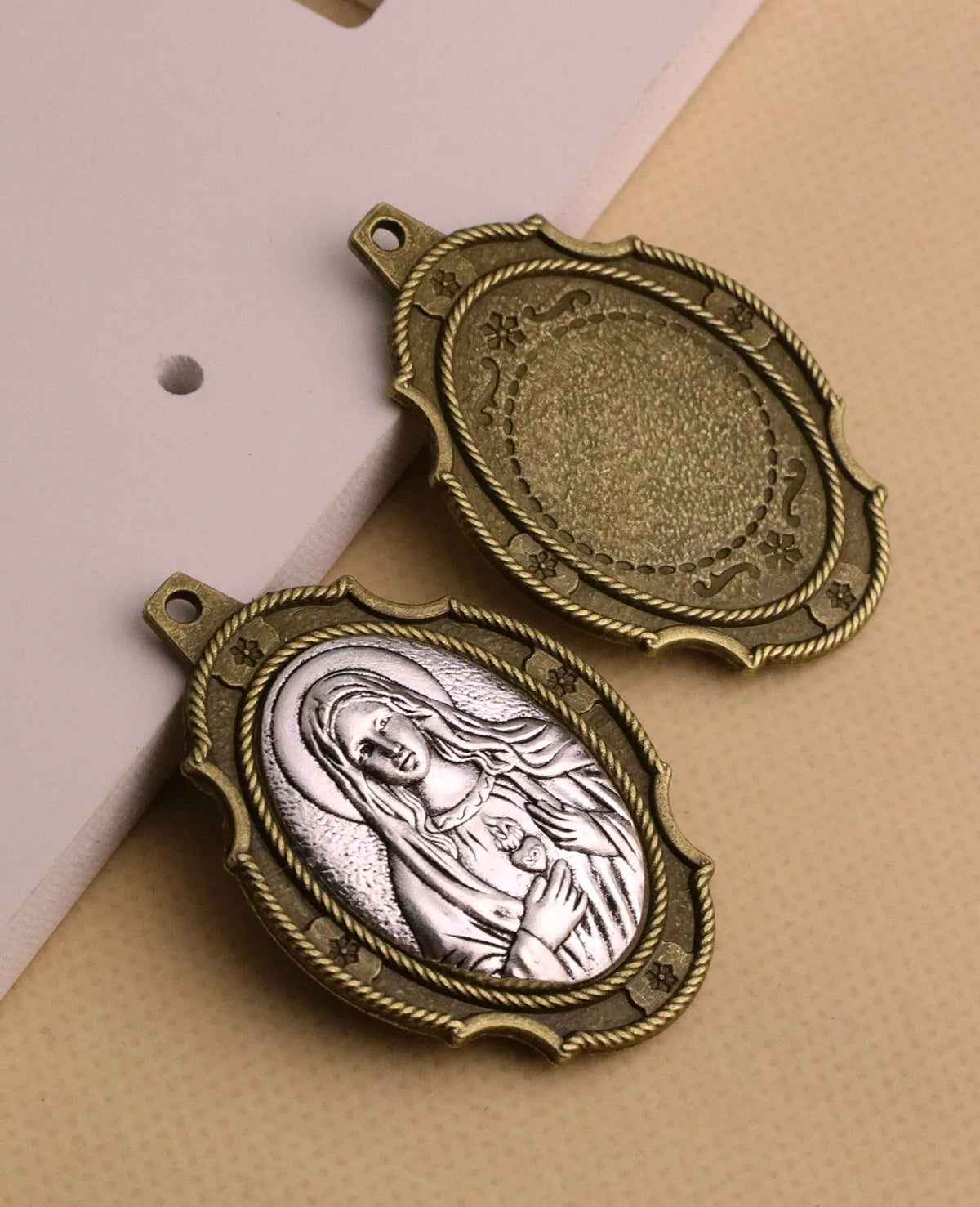 10 Styles 3 Colors Holy Icon Our Lady of Mount Carmel Miracle Madonna Pio Sacred Heart Jesus Pendant DIY Religious Keychain Part