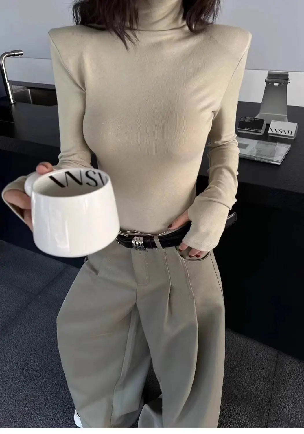 Women's High Neck Long Sleeve Top 2026 Spring New Korean Minimalist No Cuff Sleeve Design Structured Shoulder Slim Fit Knitwear