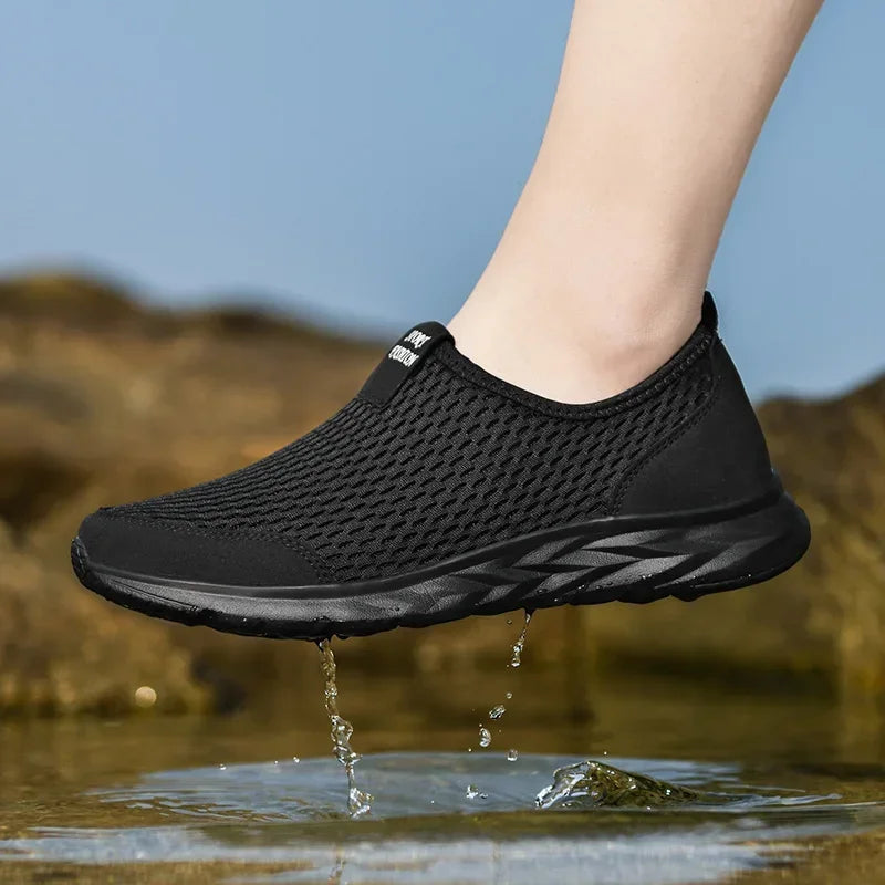 Men's and Women's Casual Breathable Walking Couple Shoes, Outdoor Soft, Lightweight, Fashionable Sports Shoes, 2025 New Model
