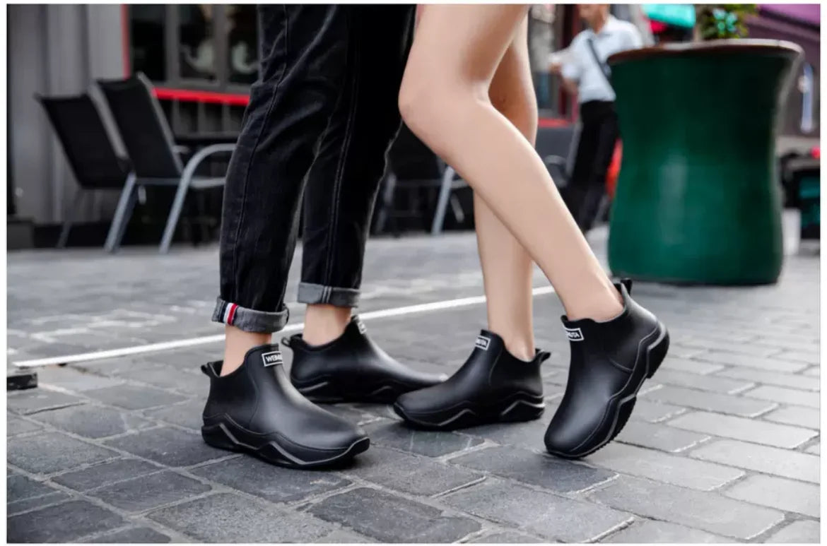 Fashionable Men & Women’s Ankle Rain Boots Anti-Slip Waterproof Shoes Work Boots Suitable For Summer & Winter Rainy & Snowy Day
