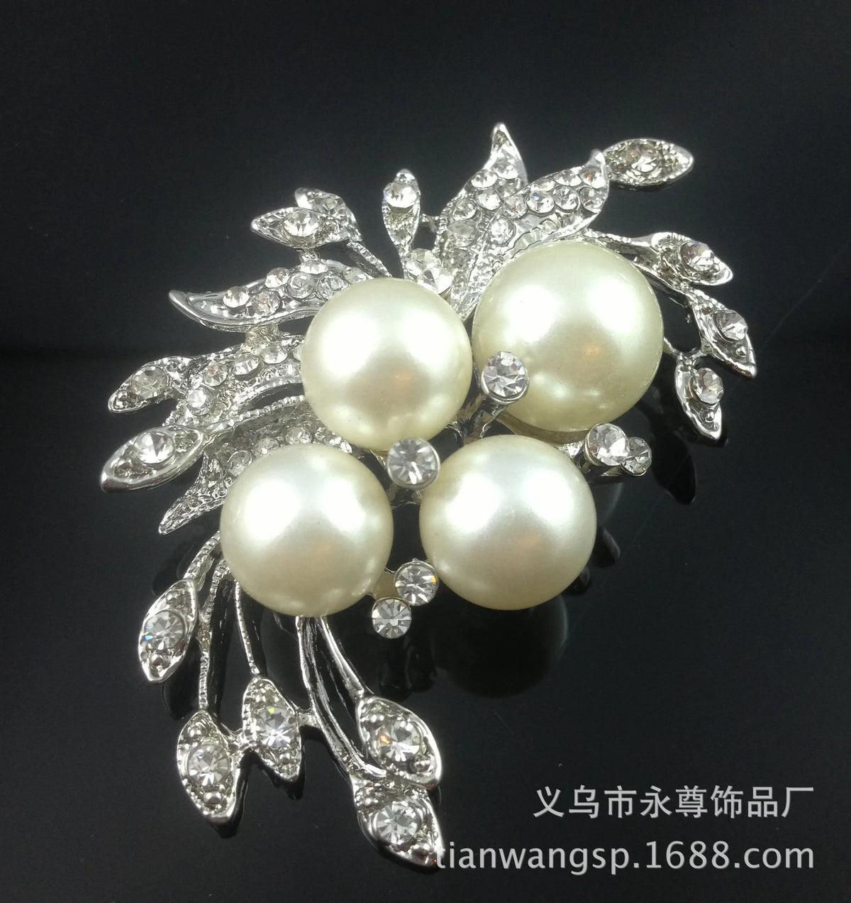 New Retro Rhinestone Pearl flower bride wedding brooch fashion Shawl Scarf Buckle pins gift jewelry Wholesale  H1092