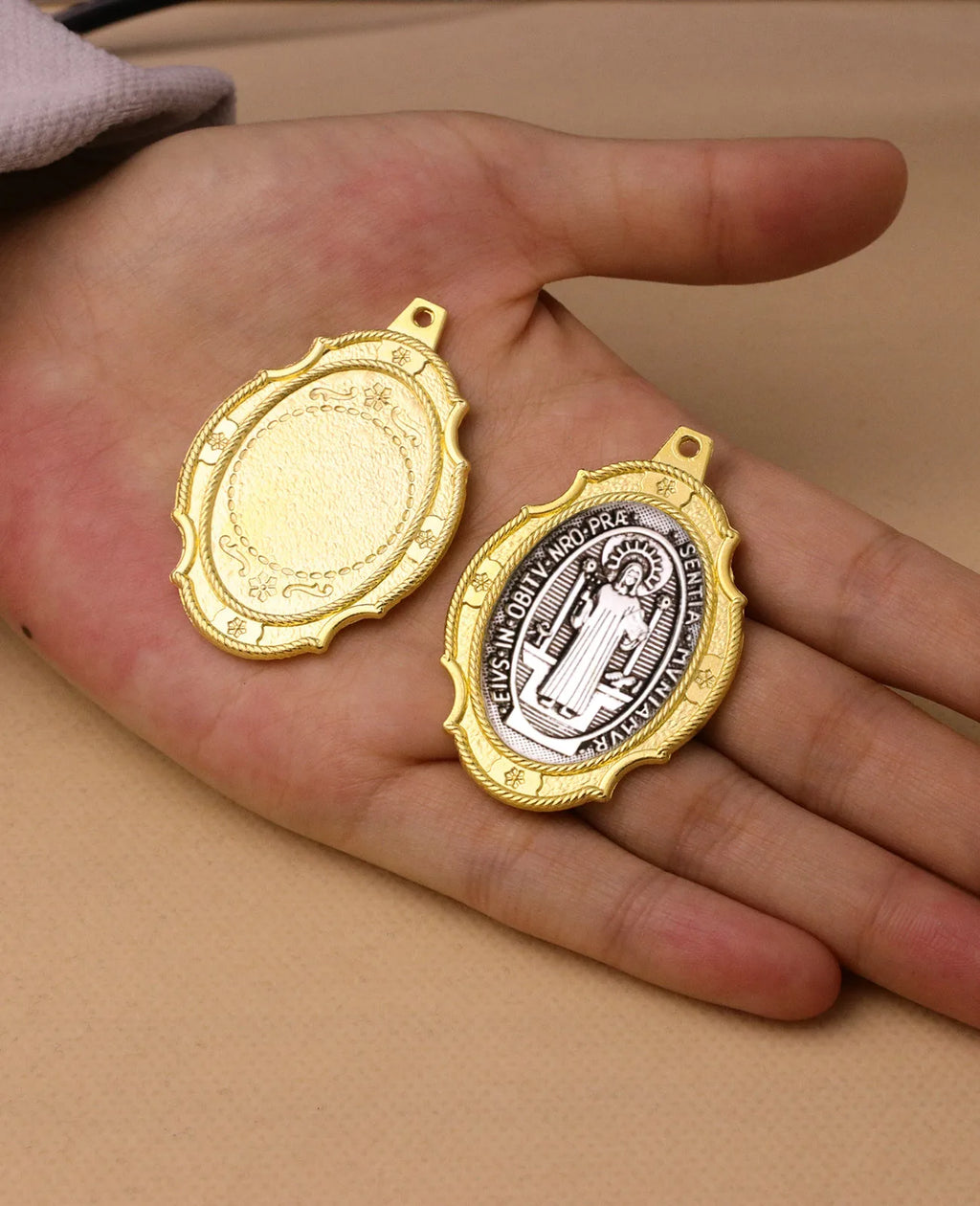 10 Styles 3 Colors Holy Icon Our Lady of Mount Carmel Miracle Madonna Pio Sacred Heart Jesus Pendant DIY Religious Keychain Part