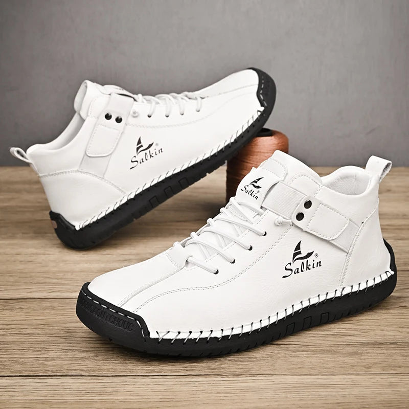 Novos ténis de homem em pele genuína feitos à mão, design casual 2025, sapatos de pele respiráveis, botas de tornozelo para homem, exterior