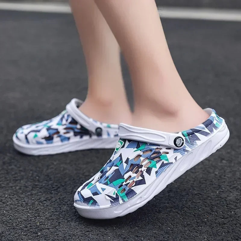 2026 New Fashion Sandals Men Clog Sandals Comfortable Breathable Beach Sandals Men Women Clogs Slippers Soft Bottom Men Shoes