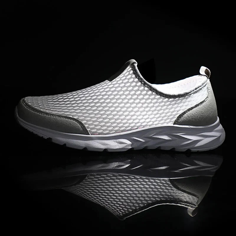 Men's and Women's Casual Breathable Walking Couple Shoes, Outdoor Soft, Lightweight, Fashionable Sports Shoes, 2025 New Model
