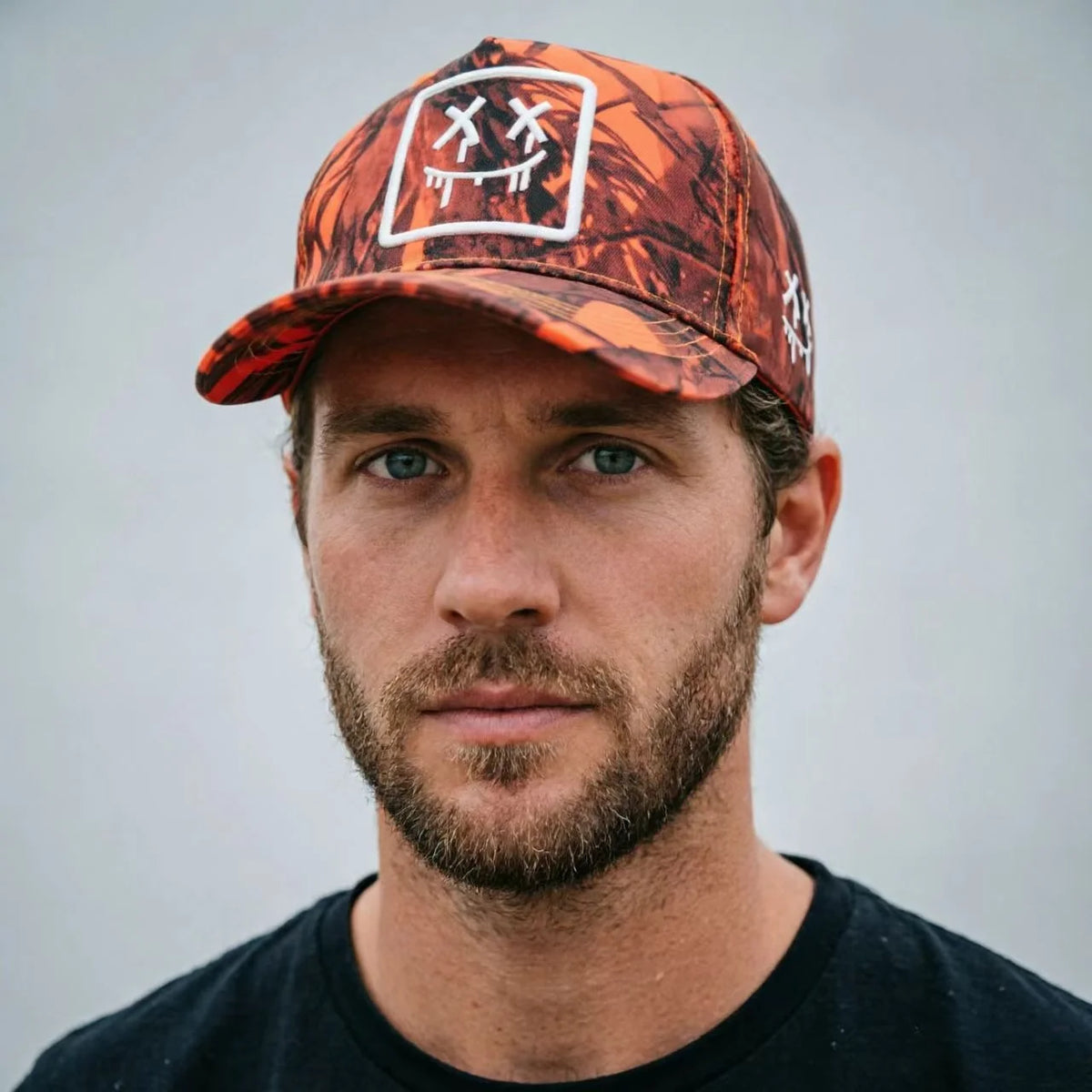 Stylish camouflage baseball caps and fashionable badges - adjustable back closure, breathable fabric, perfect for casual wear