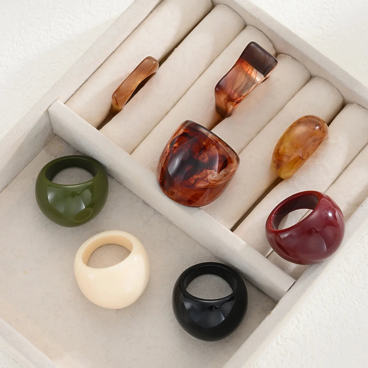 KMVEXO 8Pcs/Set Irregular Wide Large Chunky Rings Set for Women Vintage Acrylic Resin Geometric Stacking Wear Finger Jewelry