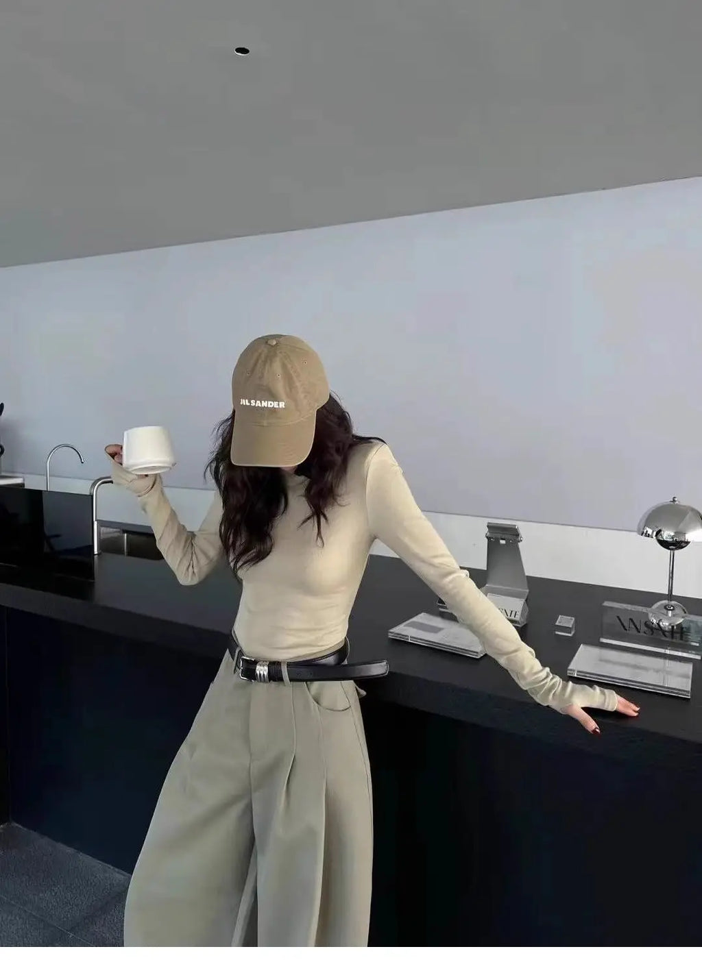 Women's High Neck Long Sleeve Top 2026 Spring New Korean Minimalist No Cuff Sleeve Design Structured Shoulder Slim Fit Knitwear