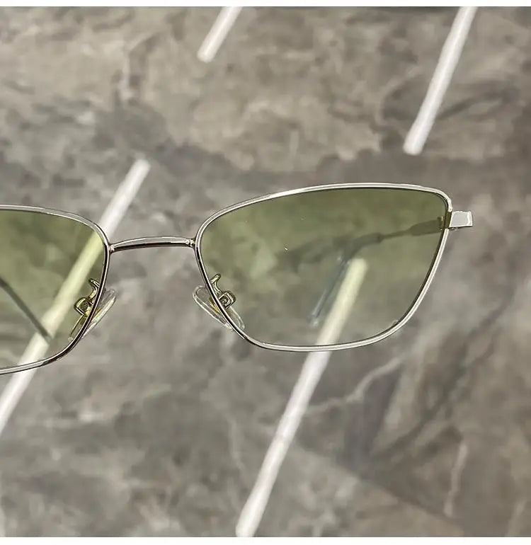 Sunglasses Woman 2026 Ultra Light Cat Eye Sun Glasses for Women UV Protection Retro Flat Eyepieces Oval Face Travel Shades