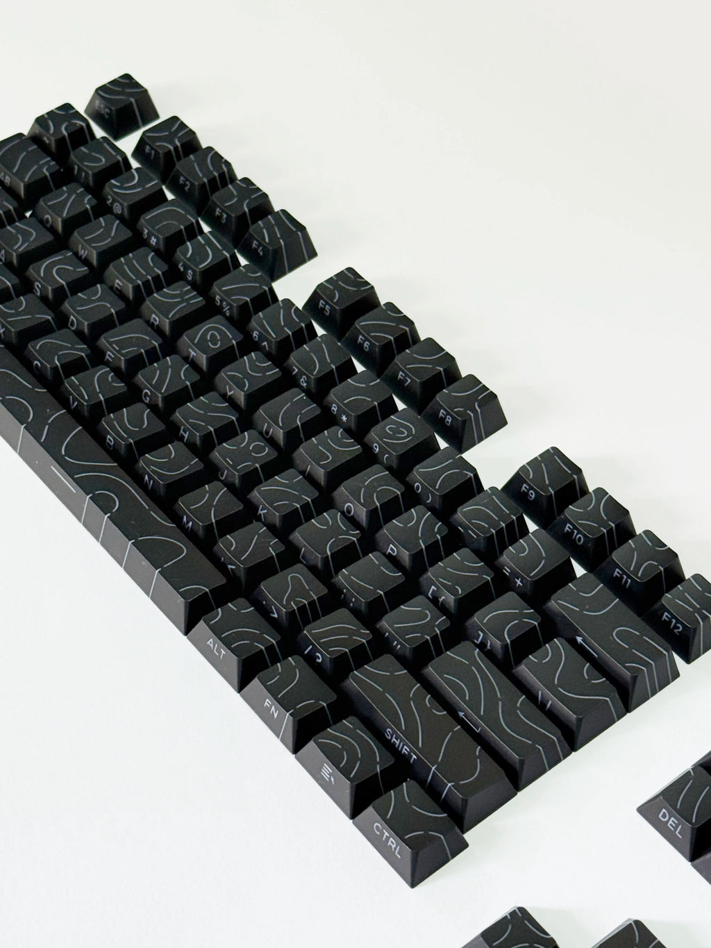 Lines Sided Shine Through Keycaps Cherry Profile Black White 97/133 Keys Customer keycaps for Mechanical Keyboard 60% 65% 75%