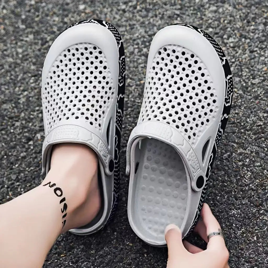 Men's Clog Slippers Breathable Hole Design Lightweight Adjustable Back Strap Summer Multi-scene Bathroom Beach Garden Shoes
