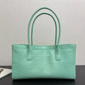 Luxury Crocodile Print Vintage Green Handbag, Large Capacity Magnetic Buckle Clutch, Casual Elegant Commuter Purse For Women Bag