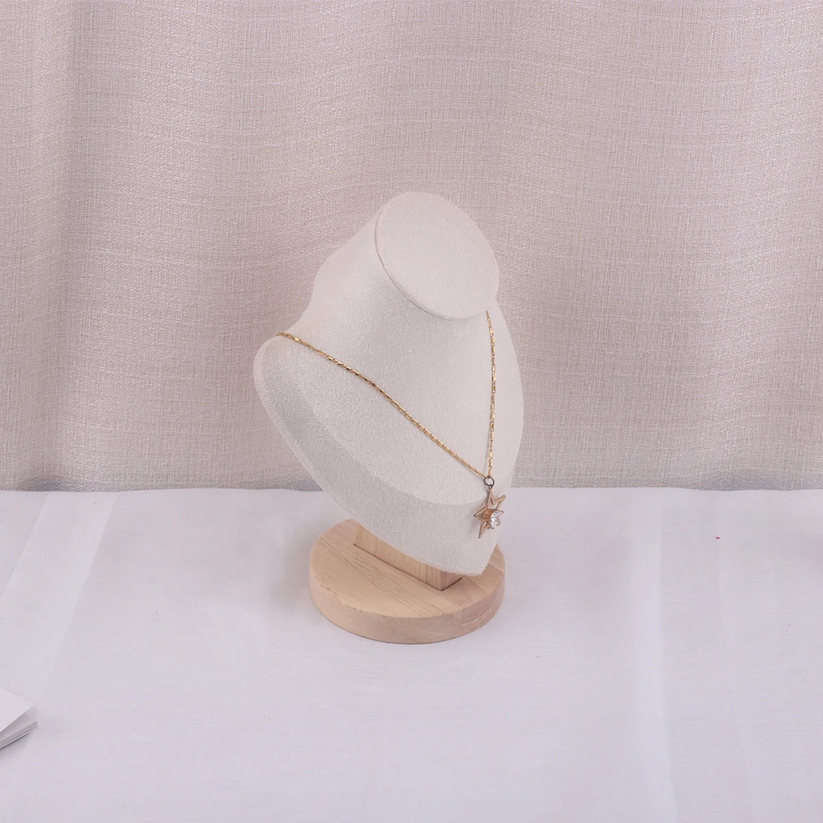 Velvet Portrait Necklace Display Pendant Organizer Jewelry Display Stand Jewelry Mannequin Bust Necklace Pendant Window Display