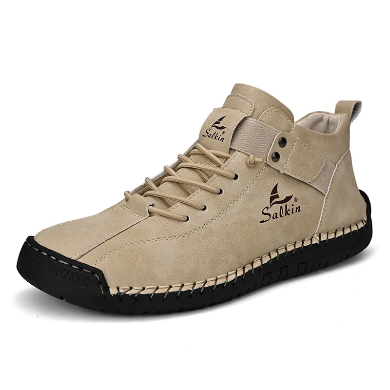 Novos ténis de homem em pele genuína feitos à mão, design casual 2025, sapatos de pele respiráveis, botas de tornozelo para homem, exterior