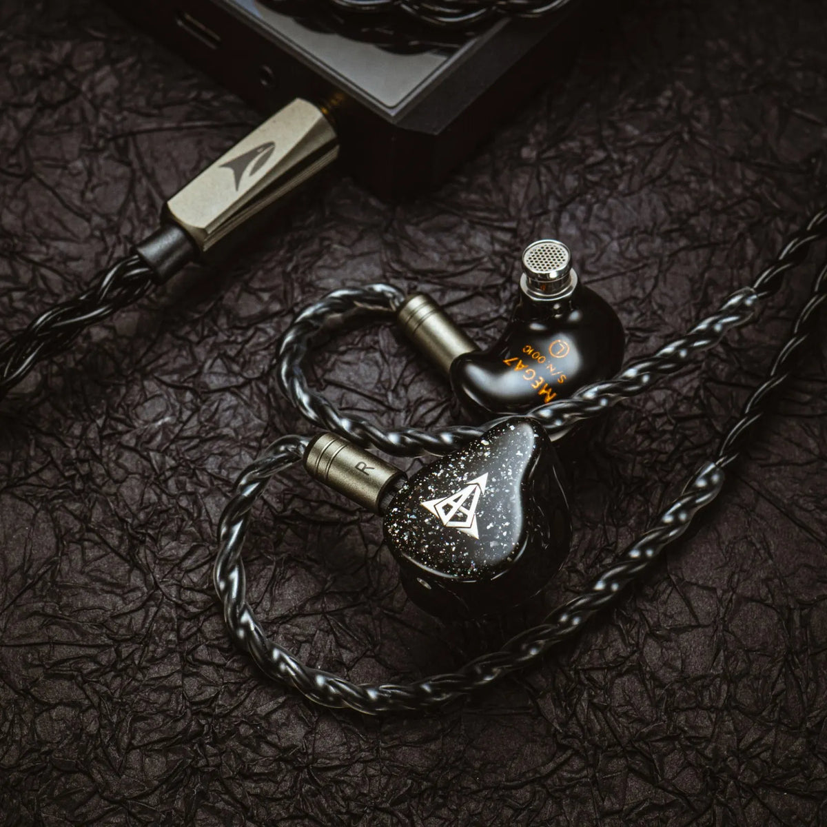 Hisenior-Mega7 4BAs(Sonion)+2BAs(Knowles) +1DD 7-Drivers Hybrid HiFi IEM 4.4mm 0.78 2pin