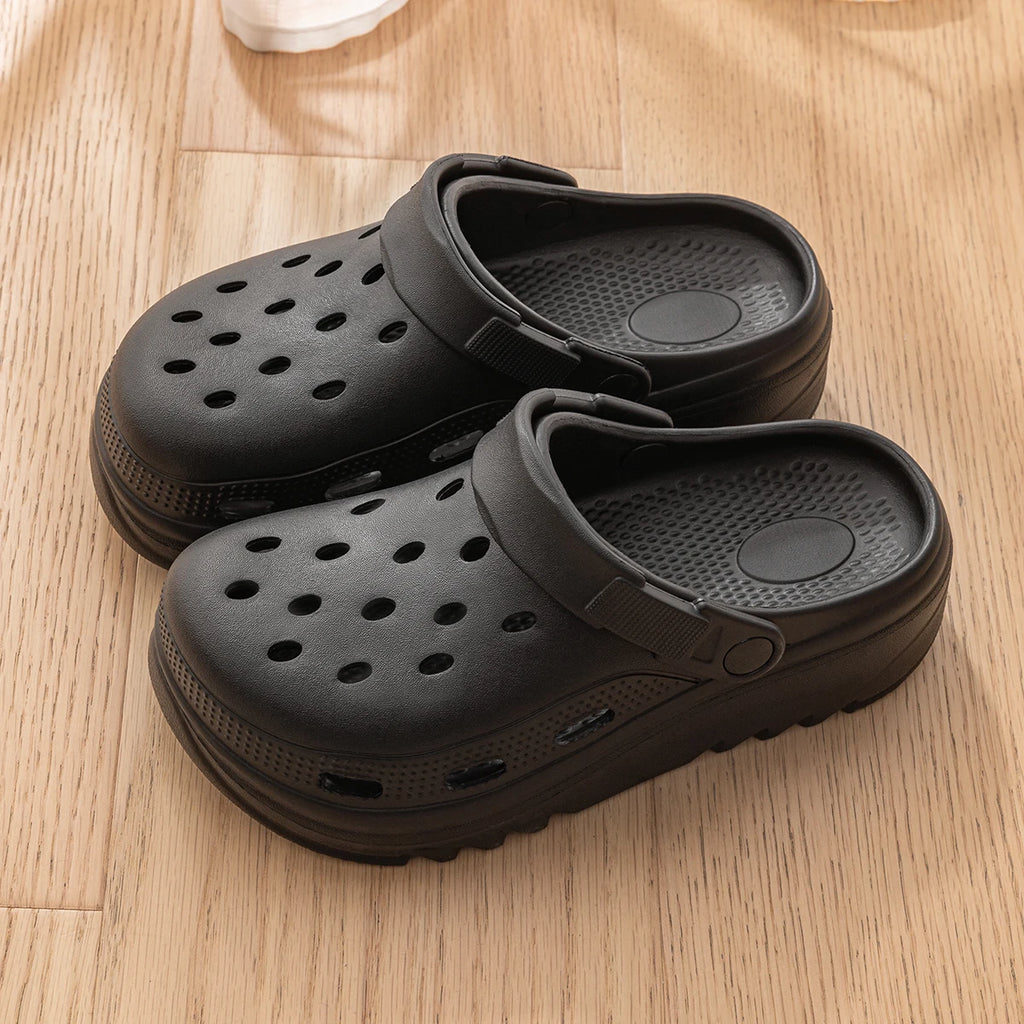 Women and Men's Hole Shoes Summer Non-Slip Outdoor Sandals Closed Toe Shit Feeling Beach Slippers Thick Bottom Soft Bottom