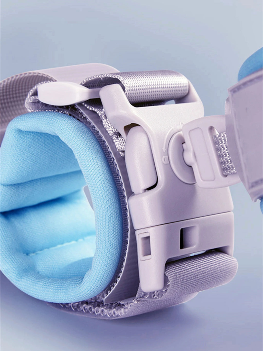 Infants and Young Children's Loss Prevention Belt Traction Rope Baby Loss Prevention Bracelet 2m Spring Rope Walking Baby Safety